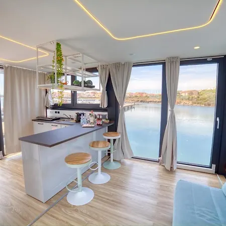 Båthotell Houseboat Blue Lagoon Stintino
